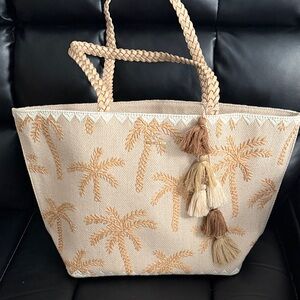 Spartina 449 Fiesta tote in Palm Beach natural color- new